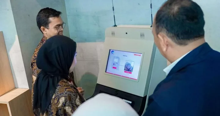 Scanner le visage, nouveau numéro de téléphone portable, payer 3 000 IDR, qui paie ?